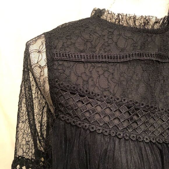 Lumie Lace Blouse Pleated Overlay Black Long Lacey Sleeves Size Small - Picture 6 of 10